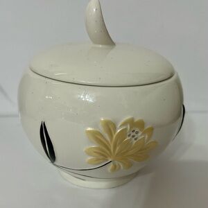 Bed Bath & Beyond Cream and Yellow Floral Ceramic Jar Croscill Penelope